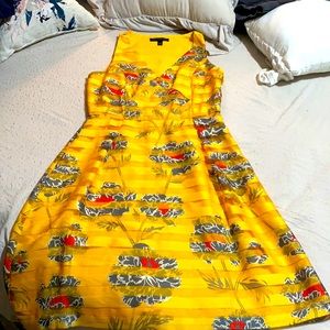 Beautiful dress for a spring or early fall wedding or cocktail party.